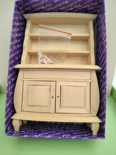 Dolls house scale - dolls,