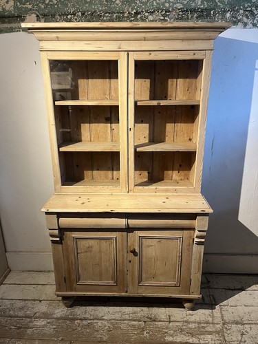 Pale pine victorian glazed - pale,