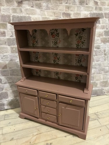 Dolls house scale - dolls,